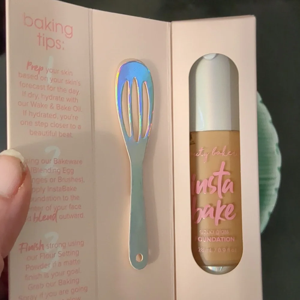 Aqua Glass Foundation